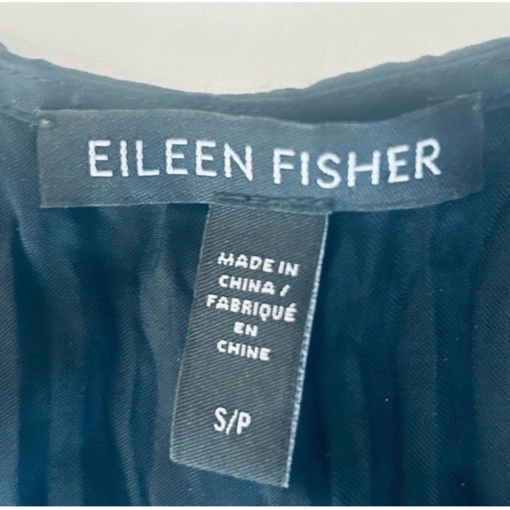 Eileen Fisher Black Crushed
Cupro silk Midi Dress Small Scoop
Neck Pleated dress - Picture 4 of 5
